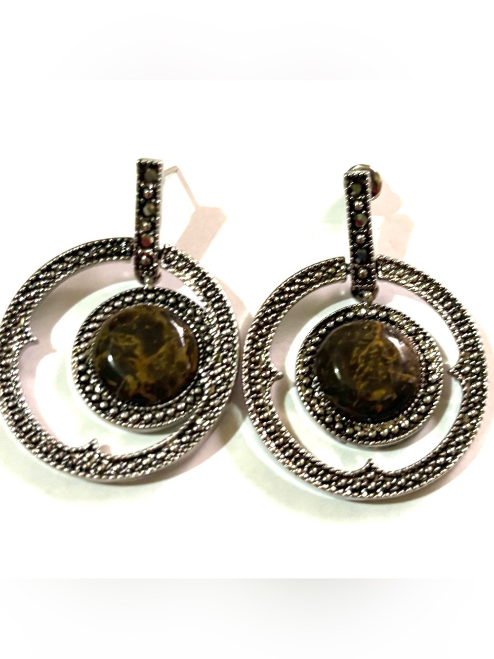 Vintage Silver-Tone Hoop Earrings with Brown Marbled Center